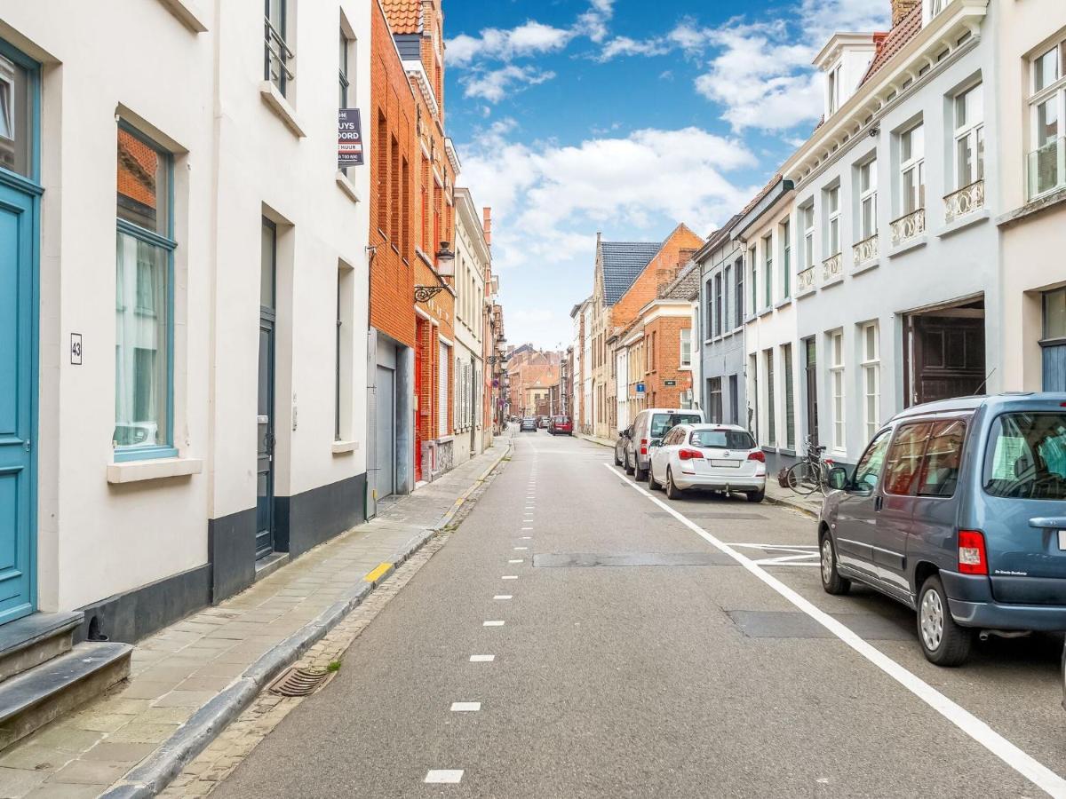 Town House With View Over The 3 Towers Of Bruges Luaran gambar